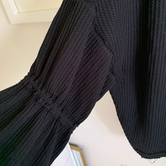 Free people | we the free black balloon sleeve distressed top 🥀 - Picture 15 of 15